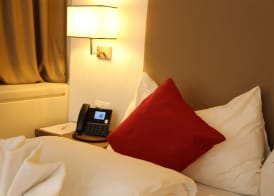 My Home Hotel - Free Parking , AC 3