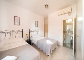 Sitges Beach Hostal 3