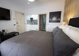 Grosvenor Suites 5