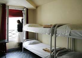 Aloha Hostel Eiffel Tower by Hiphophostels 2