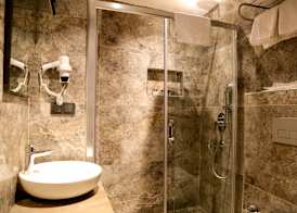 AXU AIRPORT HOTEL 3