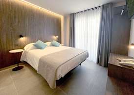 Hotel Quatre Llunes 3