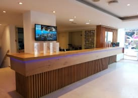 Elmi Beach Hotel & Suites 3
