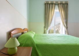 Sisters Hotel 5