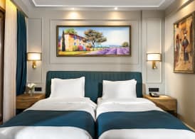 Royan Suites 3
