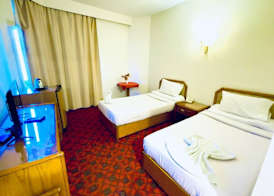 Queens Valley Hotel 4