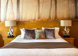 Glen Mhor Hotel at Uile-bheist 'Brewstillery' 3