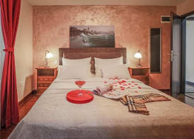 Theatre luxury rooms 5