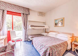 Marina Club Hotel 4