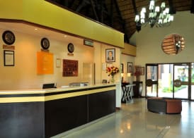 Cresta Riley's Hotel 3
