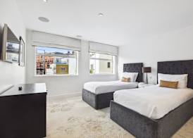 Buckingham Palace Residences by Aeria Apartments 2