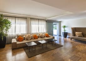 Living Hotel 2