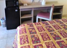 RED CARPET INN LOUISVILLE NORTH -Jeffersonville In 3