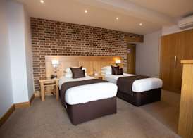 Tewinbury Farm Hotel 5