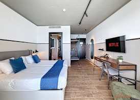South 32 Hotel by Zzzing 3