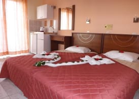 Leonidas Hotel & Studios 5