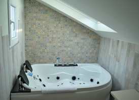 Akla Hotel Suites Santillana 2