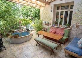 Lotus Garden Hostel Izmir 4
