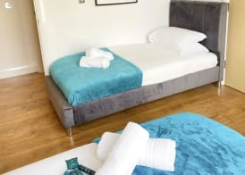 Tudors eSuites Balcony Apartment 2