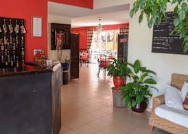 Logis Hotel De La Clape 4