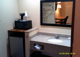 Super 8 by Wyndham Tucson Downtown Convention Center 4