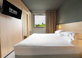 The Aries Hotel 5