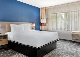Comfort Inn & Suites Madison - Airport 4
