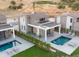 Terra Olivia Luxury Villas and Suites 3