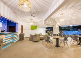 Azur Paradise Hotel & Rooftop Bar 4