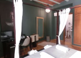 Les Monges Palace Boutique 3