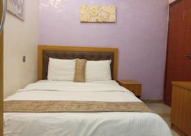 Euro Lounge and Suites 5