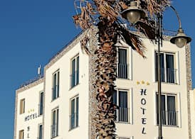 Blue Moon Hotel 4