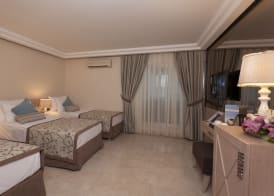 Xperia Saray Beach Hotel 4