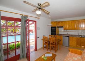 Bungalows Castillo Club Lake 4