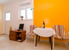 Apartments & Rooms Tapera 2