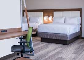 Holiday Inn Express & Suites FORT WORTH WEST by IHG 5