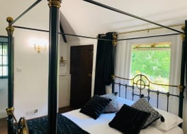 Oldlands Farmhouse Gatwick 3