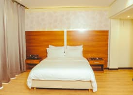 Hotel Perce Neige 5