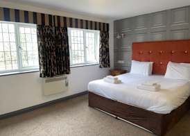 Hockley House 5