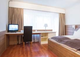 Hotel Hangelar 4