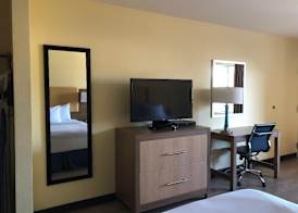 Days Inn by Wyndham Hayward Airport 4