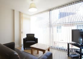 Lodge Drive Serviced Apartments 4