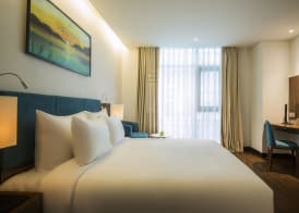 Maximilan Danang Beach Hotel 4