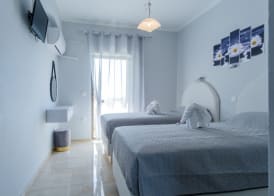 Akis Villa Studios & Apartment with Pool by Hotelius 4