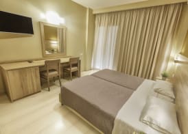 Sofia Hotel 4