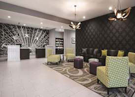 La Quinta Inn & Suites by Wyndham Fort Worth West - I-30 3