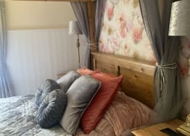 Peniarth arms 5