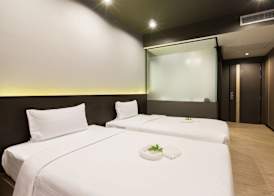 Maya Phuket Airport Hotel-Naiyang Beach 4