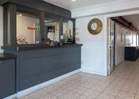 Central Phoenix Hotel 5