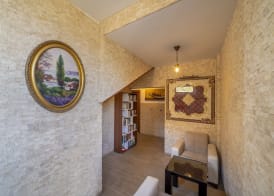 Queen Boutique Hotel 4
